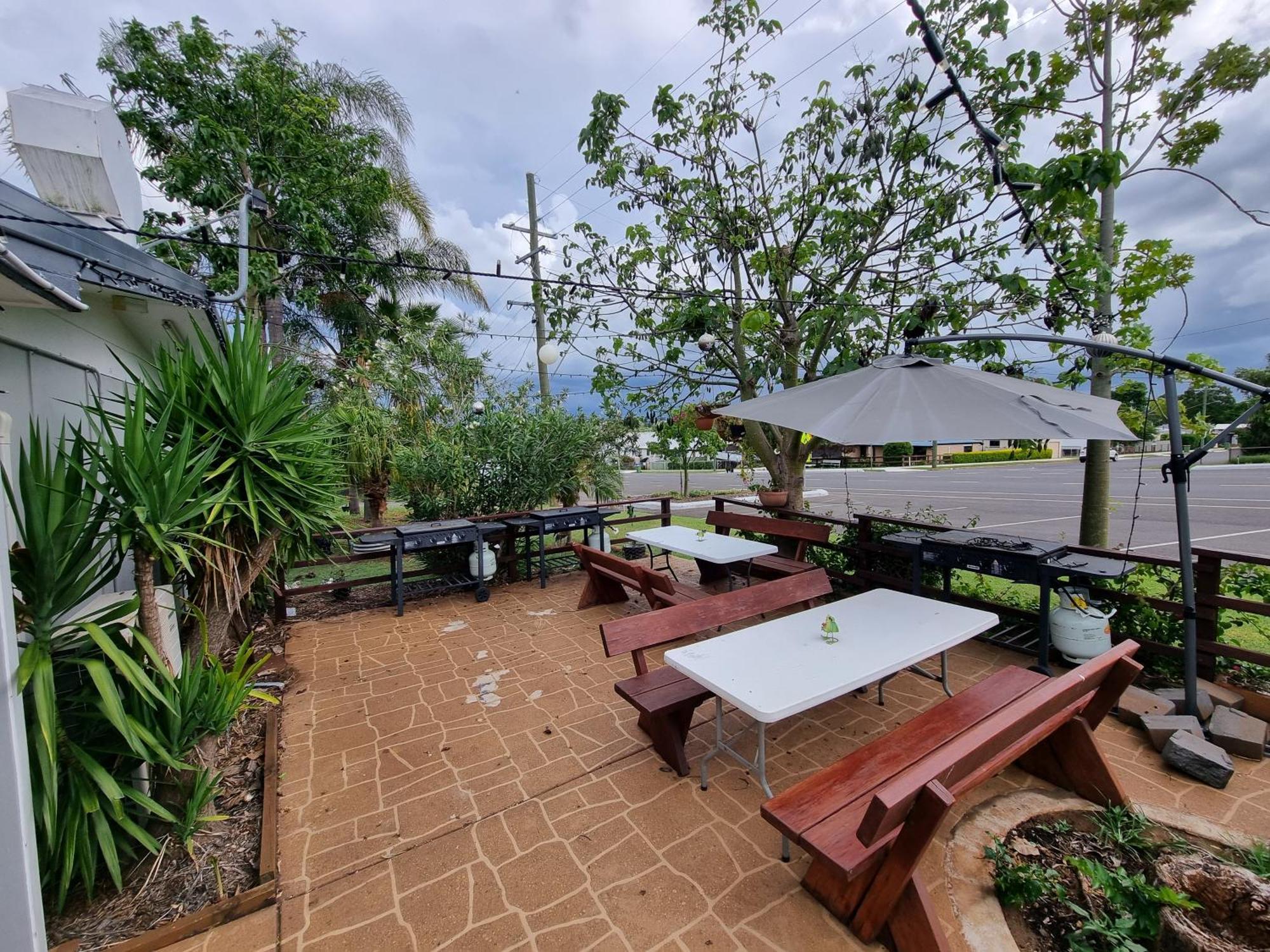 Y Motels Yarraman Luaran gambar