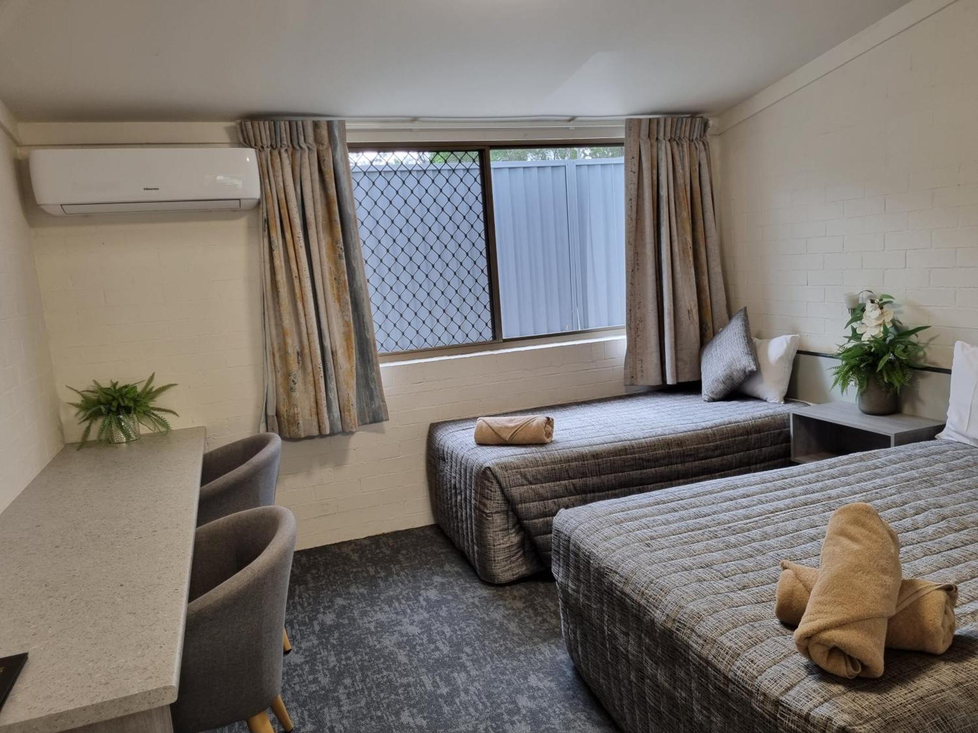 Y Motels Yarraman Luaran gambar